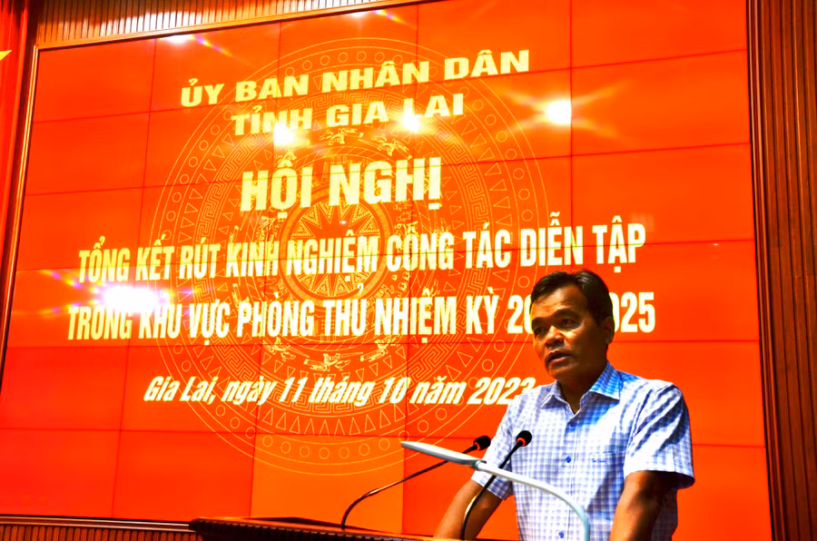 Bí thư Tỉnh ủy Hồ Văn Niên phát biểu tại hội nghị. Ảnh: Vĩnh Hoàng