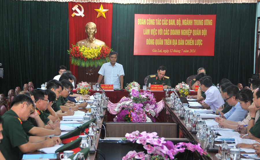 Bí thư Tỉnh ủy Hồ Văn Niên phát biểu tại buổi làm việc. Ảnh: Thanh Qúy Bí thư Tỉnh ủy Hồ Văn Niên phát biểu tại buổi làm việc. Ảnh: Thanh Qúy