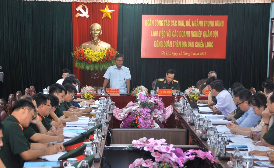 Bí thư Tỉnh ủy Hồ Văn Niên phát biểu tại buổi làm việc. Ảnh: Thanh Qúy