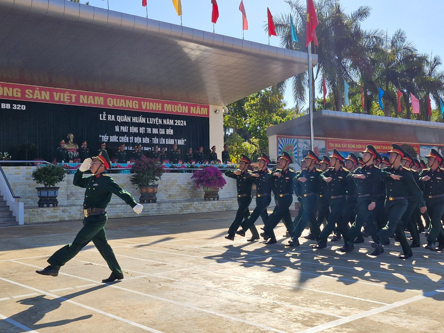 Sư đoàn 320 tổ chức diễu hành hưởng ứng lễ ra quân huấn luyện. Ảnh: Vĩnh Hoàng Sư đoàn 320 tổ chức diễu hành hưởng ứng lễ ra quân huấn luyện. Ảnh: Vĩnh Hoàng