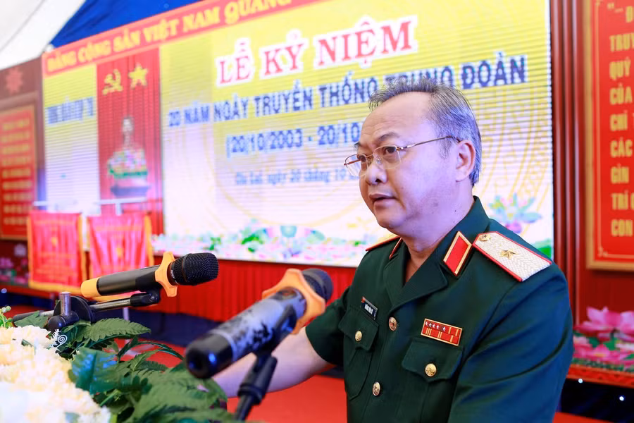 Thiếu tướng Hoàng Văn Sỹ-Tư lệnh Binh đoàn 15 phát biểu tại buổi lễ. Ảnh: Vĩnh Hoàng