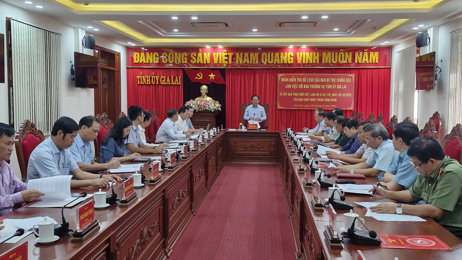 Quang cảnh buổi làm việc. Ảnh: Vĩnh Hoàng Quang cảnh buổi làm việc. Ảnh: Vĩnh Hoàng