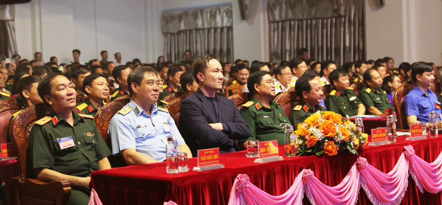 Các đại biểu tham dự khai mạc liên hoan. Ảnh: Vĩnh Hoàng Các đại biểu tham dự khai mạc liên hoan. Ảnh: Vĩnh Hoàng