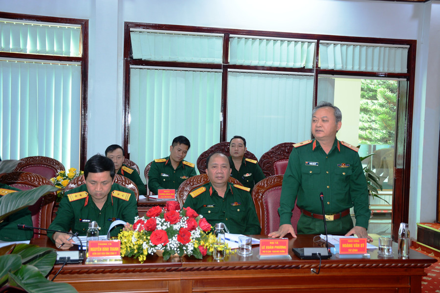 Thiếu tướng Hoàng Văn Sỹ phát biểu tại buổi gặp mặt. Ảnh: Vĩnh Hoàng Thiếu tướng Hoàng Văn Sỹ phát biểu tại buổi gặp mặt. Ảnh: Vĩnh Hoàng