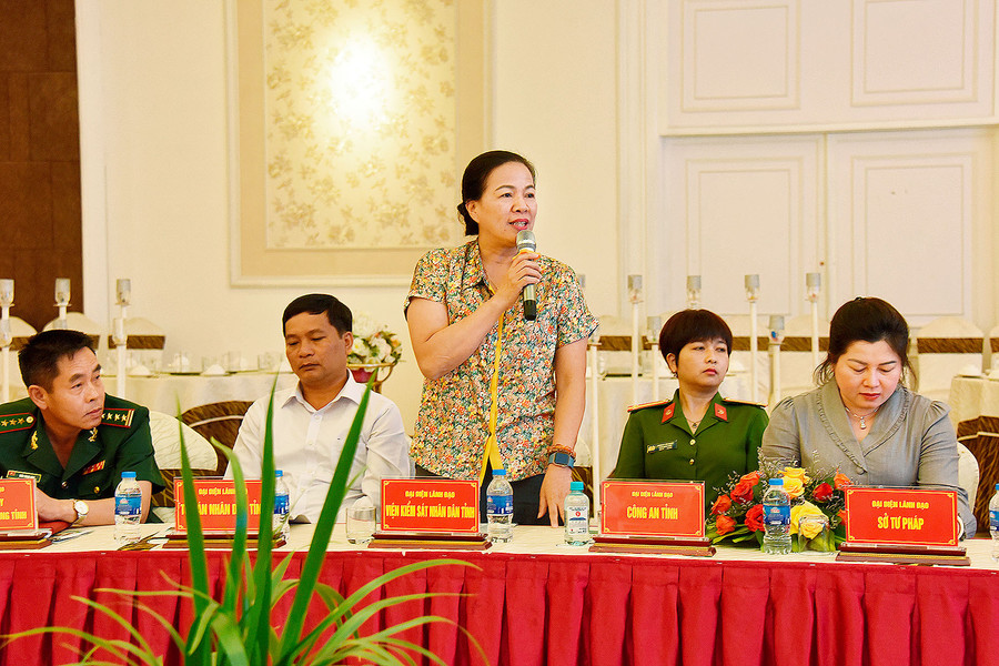 Các đại biểu phát biểu tại buổi tọa đàm. Ảnh: Đức Thụy