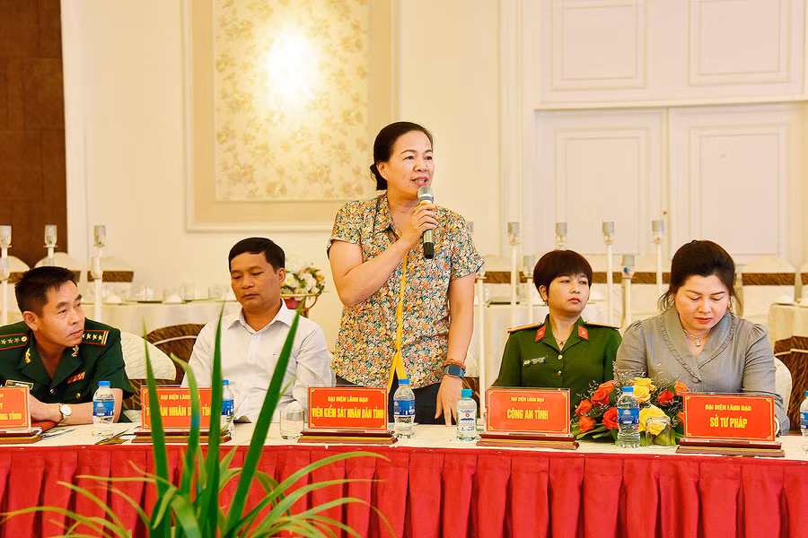 Các đại biểu phát biểu tại buổi tọa đàm. Ảnh: Đức Thụy