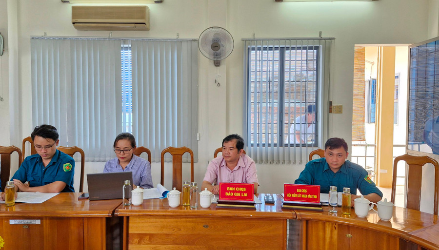 Các đại biểu tham dự hội nghị sơ kết phong trào thi đua quyết thắng Cụm thi đua số 4. Ảnh: Vĩnh Hoàng Các đại biểu tham dự hội nghị sơ kết phong trào thi đua quyết thắng Cụm thi đua số 4. Ảnh: Vĩnh Hoàng