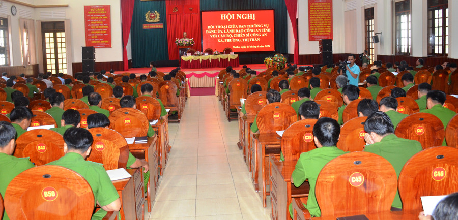 Quang cảnh hội nghị. Ảnh: Vĩnh Hoàng Quang cảnh hội nghị. Ảnh: Vĩnh Hoàng