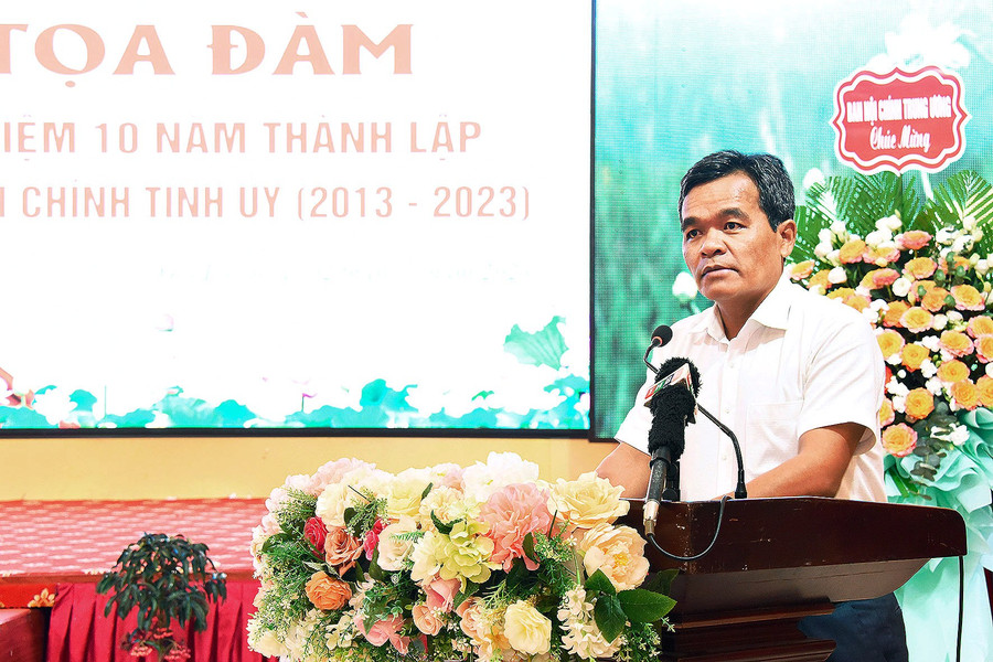 Bí thư Tỉnh ủy Hồ Văn Niên phát biểu tại buổi tọa đàm. Ảnh: Đức Thuỵ