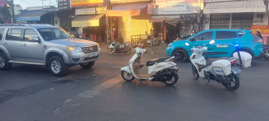 Hiện trường vụ va chạm. Ảnh: Thiên Thanh