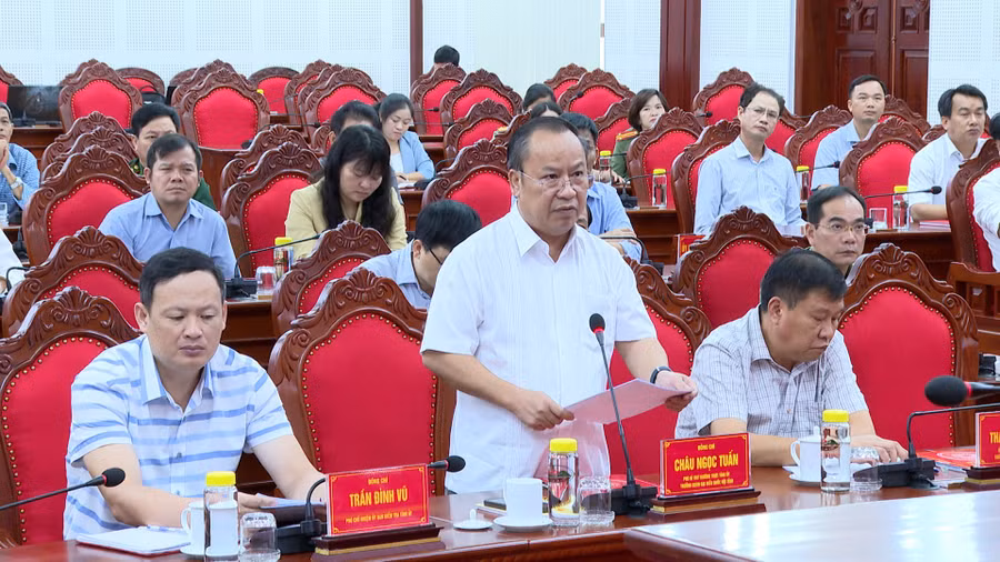 Phó Bí thư Thường trực Tỉnh ủy Gia Lai Châu Ngọc Tuấn phát biểu tại hội nghị sơ kết công tác kiểm tra, giám sát và thi hành kỷ luật Đảng 6 tháng đầu năm và triển khai nhiệm vụ 6 tháng cuối năm. Ảnh: Vĩnh Hoàng