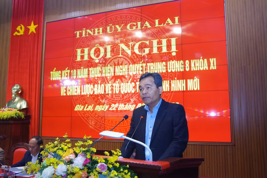 Bí thư Tỉnh ủy Hồ Văn Niên phát biểu khai mạc hội nghị. Ảnh: Vĩnh Hoàng