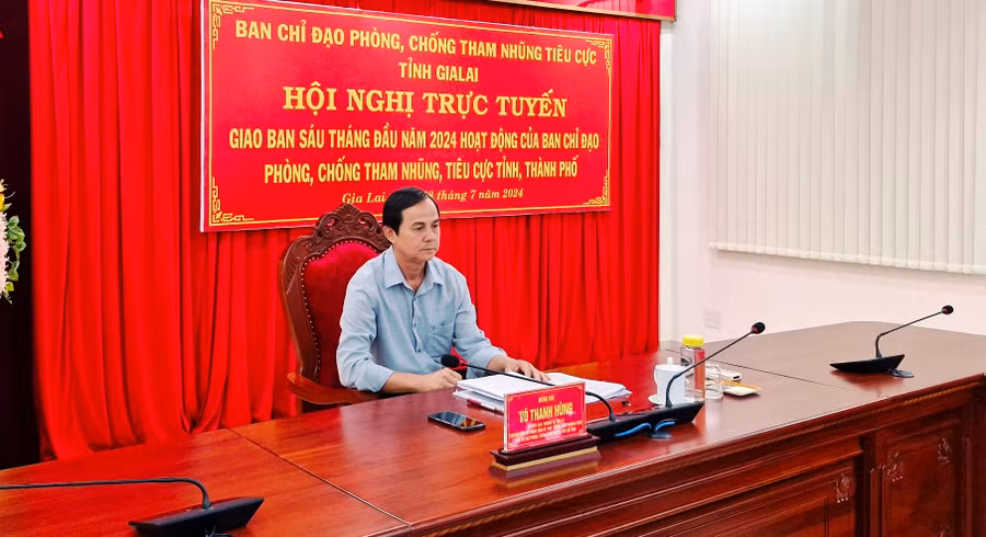 Đồng chí Võ Thanh Hùng-Ủy viên Ban Thường vụ Tỉnh ủy, Trưởng ban Nội chính Tỉnh ủy, Phó trưởng Ban Thường trực Ban Chỉ đạo PCTN, tiêu cực tỉnh chủ trì hội nghị tại điểm cầu Gia Lai. Ảnh: Vĩnh Hoàng