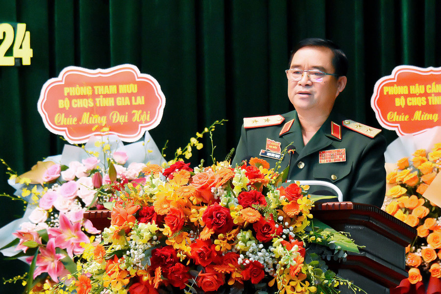 Trung tướng Trịnh Đình Thạch phát biểu chỉ đạo tại Đại hội thi đua quyết thắng lực lượng vũ trang tỉnh. Ảnh: Đức Thụy Trung tướng Trịnh Đình Thạch phát biểu chỉ đạo tại Đại hội thi đua quyết thắng lực lượng vũ trang tỉnh. Ảnh: Đức Thụy