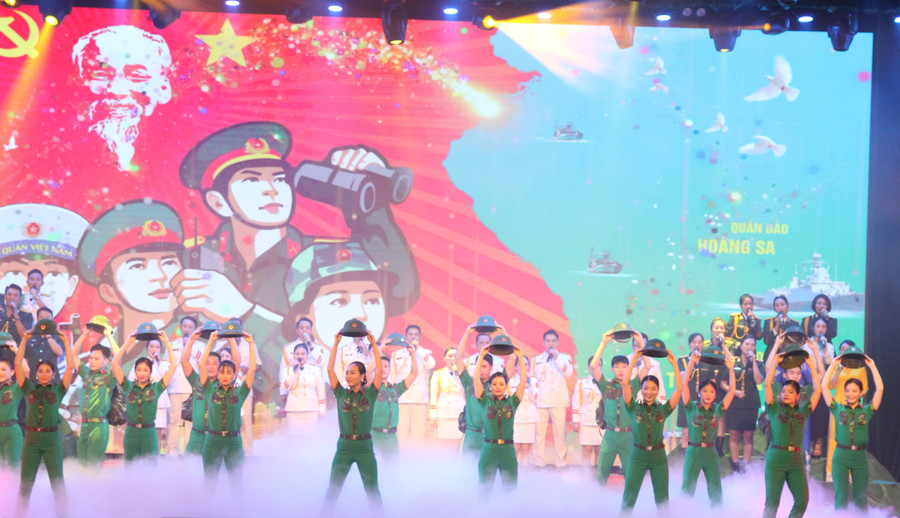 Một tiết mục tham gia liên hoan. Ảnh: Vĩnh Hoàng Một tiết mục tham gia liên hoan. Ảnh: Vĩnh Hoàng