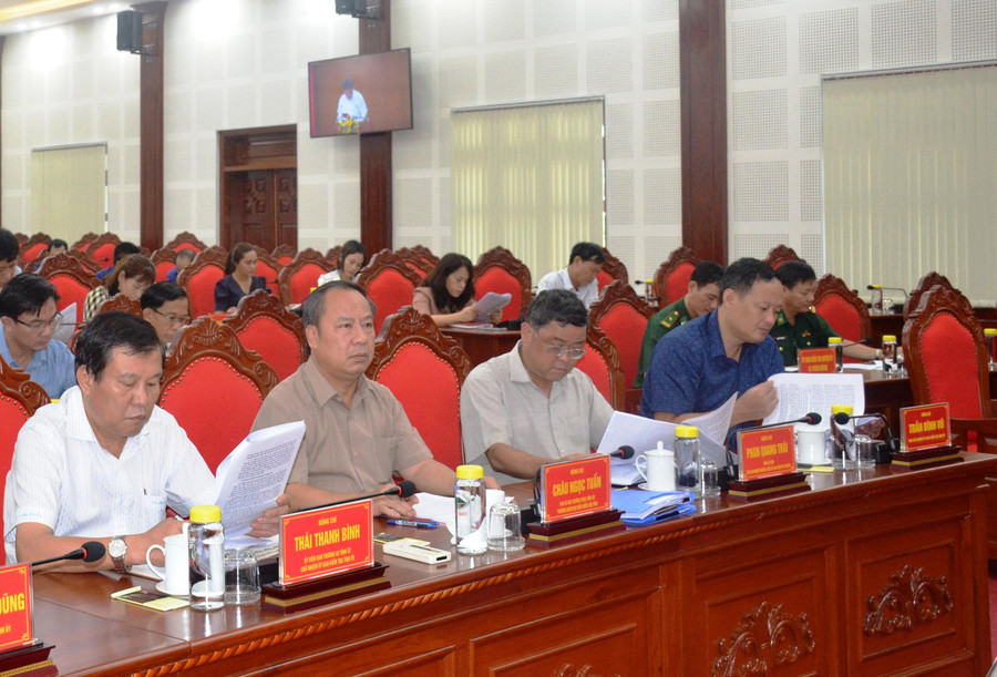 Các đồng chí lãnh đạo tỉnh dự tại điểm cầu Gia Lai. Ảnh: Vĩnh Hoàng