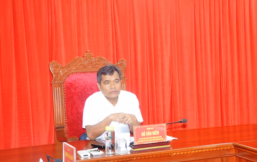 Bí thư Tỉnh ủy Hồ Văn Niên chủ trì buổi làm việc. Ảnh: Vĩnh Hoàng