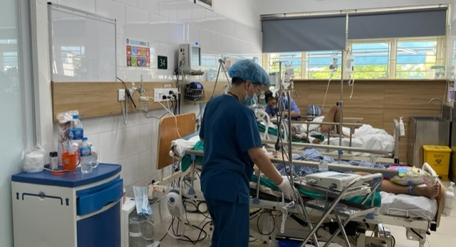 Các bệnh viện đảm bảo cấp cứu điều trị cho người dân trong suốt kỳ nghỉ tết Quý Mão. Ảnh: LIÊN CHÂU