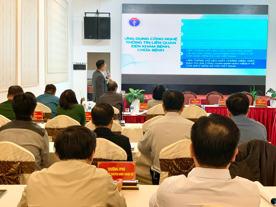 Hội nghị đã nghe các tham luận, ý kiến, đề xuất của các sở, ngành, đơn vị y tế trong tháo gỡ khó khăn góp phần triển khai hiệu quả công tác y tế. Ảnh: Như Nguyện Hội nghị đã nghe các tham luận, ý kiến, đề xuất của các sở, ngành, đơn vị y tế trong tháo gỡ khó khăn góp phần triển khai hiệu quả công tác y tế. Ảnh: Như Nguyện