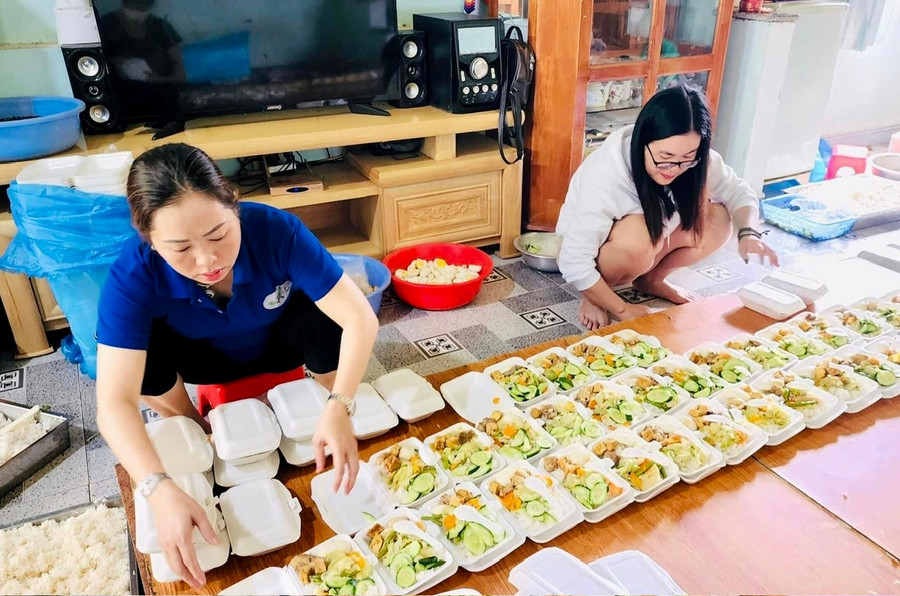 Hơn 10 năm qua, Câu lạc bộ “Cơm từ thiện Pleiku” đã mang đến hàng trăm ngàn suất ăn miễn phí cho bệnh nhân nghèo và thực hiện nhiều chương trình thiện nguyện với tổng giá trị hơn 20 tỷ đồng.