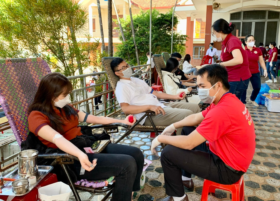 Các tình nguyện viên tại TP. Pleiku luôn sẵn sàng hiến máu giúp bệnh nhân trong những trường hợp khẩn cấp.
