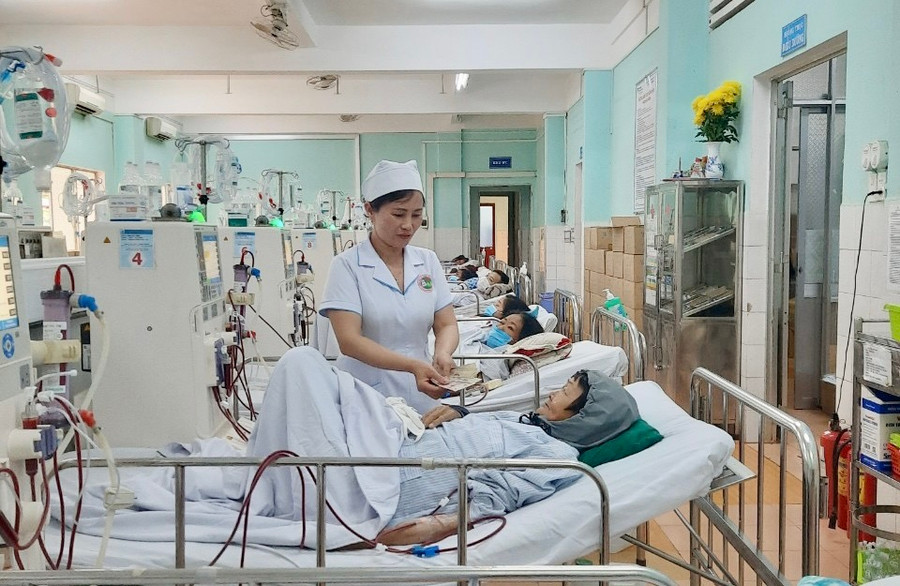 Ngoài hỗ trợ các suất ăn miễn phí, các nhà hảo tâm, Mạnh Thường Quân còn hỗ trợ chi phí giúp các bệnh nhân nghèo khó khăn có thêm điều kiện khám, chữa bệnh.