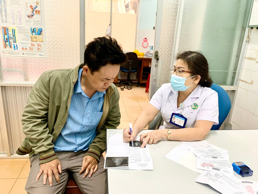 Việc khám bệnh, chữa bệnh vào thứ 7 hàng tuần tại các bệnh viện công góp phần tạo thuận lợi, hướng đến sự hài lòng của người bệnh. Ảnh: Như Nguyện