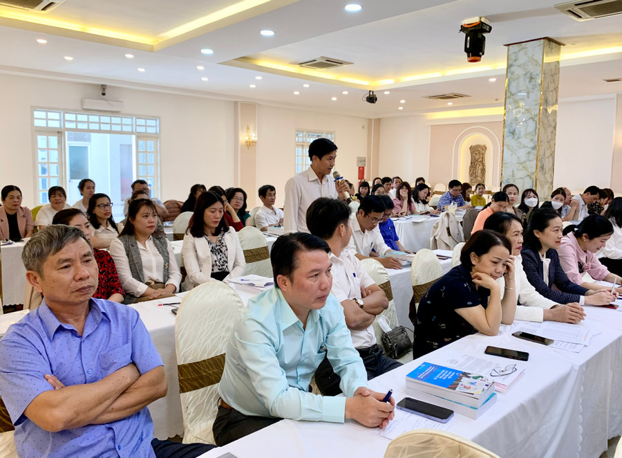 Đại diện Trung tâm Y tế huyện Ia Grai phát biểu tại hội nghị. Ảnh: Như Nguyện Đại diện Trung tâm Y tế huyện Ia Grai phát biểu tại hội nghị. Ảnh: Như Nguyện