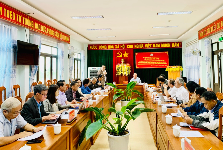 Quang cảnh Hội nghị phản biện xã hội dự thảo Nghị quyết HĐND tỉnh quy định giá dịch vụ khám, chữa bệnh. Ảnh: Như Nguyện