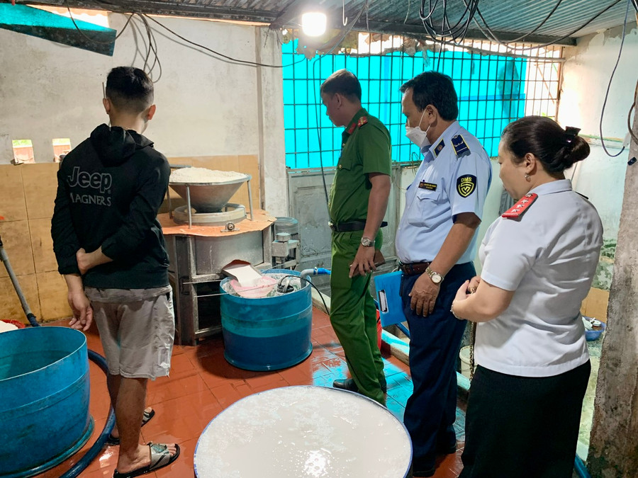 Công tác kiểm tra ATTP thường xuyên được triển khai góp phần đảm bảo ATTP trên địa bàn tỉnh Gia Lai trong năm 2023. Ảnh: Như Nguyện