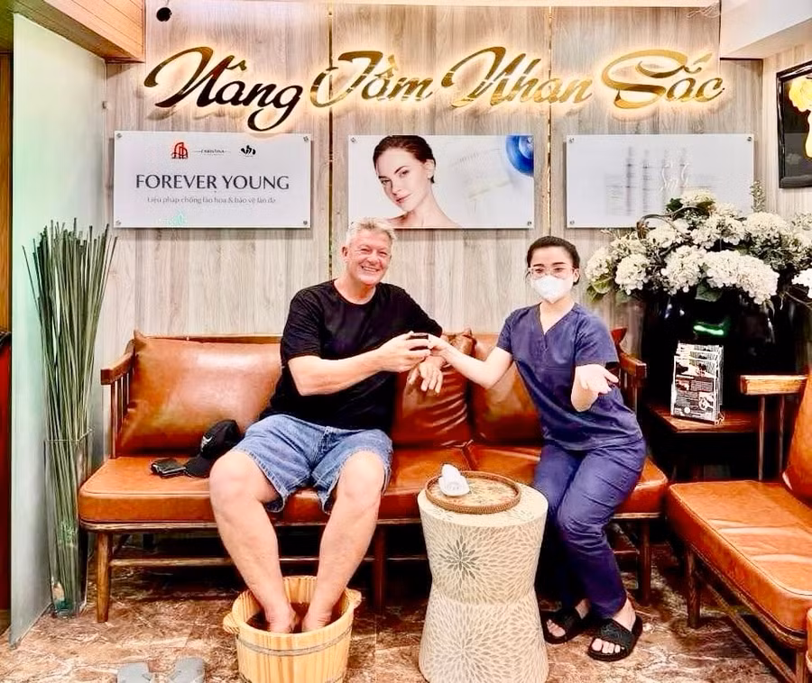 Sử dụng các liệu pháp trị liệu tại đây sẽ giúp khách hàng thư giãn nhẹ nhàng, thư thái, thoát khỏi sự căng thẳng, giảm đau nhức cơ, tăng tuần hoàn máu, giảm stress… Sử dụng các liệu pháp trị liệu tại đây sẽ giúp khách hàng thư giãn nhẹ nhàng, thư thái, thoát khỏi sự căng thẳng, giảm đau nhức cơ, tăng tuần hoàn máu, giảm stress…