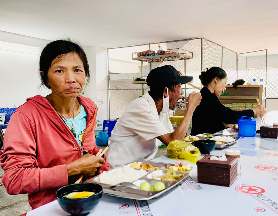 Bếp ăn thiện nguyện 2K Thị Huy đã mang lại những phần cơm đủ dinh dưỡng cho các bệnh nhân, người nghèo, khó khăn trên địa bàn tỉnh. Ảnh: Như Nguyện Bếp ăn thiện nguyện 2K Thị Huy đã mang lại những phần cơm đủ dinh dưỡng cho các bệnh nhân, người nghèo, khó khăn trên địa bàn tỉnh. Ảnh: Như Nguyện