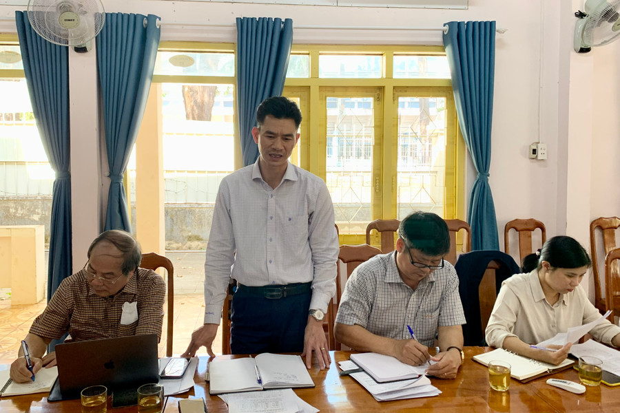 Tiến sĩ Bùi Khánh Toàn-Phó Viện trưởng Viện Vệ sinh dịch tễ Tây Nguyên phát biểu tại buổi làm việc. Ảnh: Như Nguyện