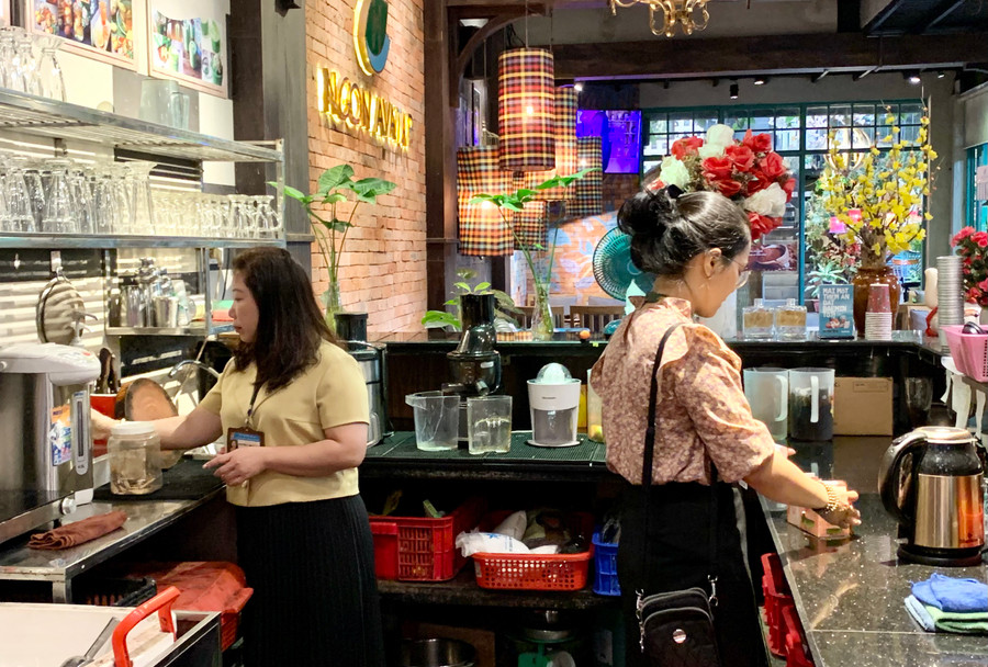 Gia Lai tăng cường kiểm tra, giám sát đảm bảo an toàn thực phẩm trong dịp lễ hội. Ảnh: Như Nguyện