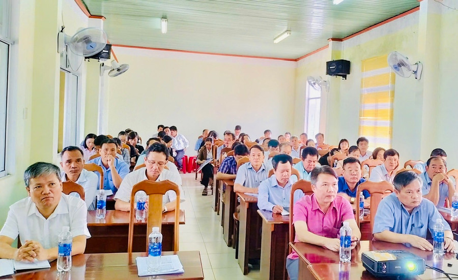 Hơn 80 đại biểu tham gia Hội nghị triển khai dự án “Sáng kiến khu vực ngăn chặn và loại trừ sốt rét kháng thuốc Artemisinin” giai đoạn 2024-2026. Ảnh: Như Nguyện Hơn 80 đại biểu tham gia Hội nghị triển khai dự án “Sáng kiến khu vực ngăn chặn và loại trừ sốt rét kháng thuốc Artemisinin” giai đoạn 2024-2026. Ảnh: Như Nguyện