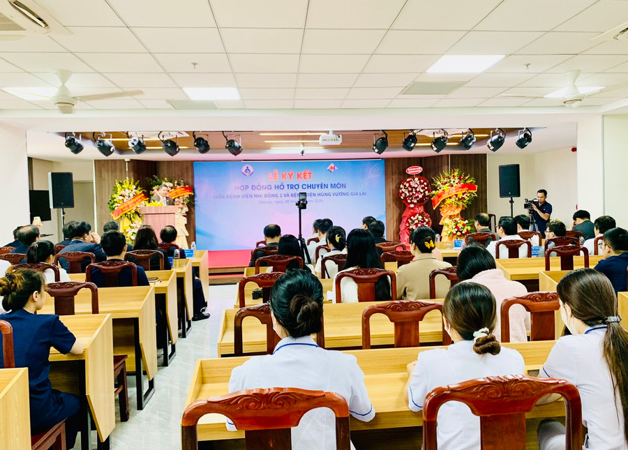 Quang cảnh lễ ký kết hợp đồng hỗ trợ chuyên môn giữa Bệnh viện Nhi Đồng 1 và Bệnh viện Hùng Vương Gia Lai. Ảnh: Như Nguyện