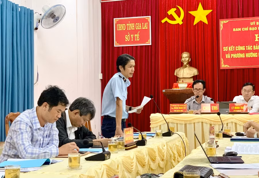 Đại diện Cục Quản lý Thị trường Gia Lai phát biểu tại hội nghị. Ảnh: Như Nguyện