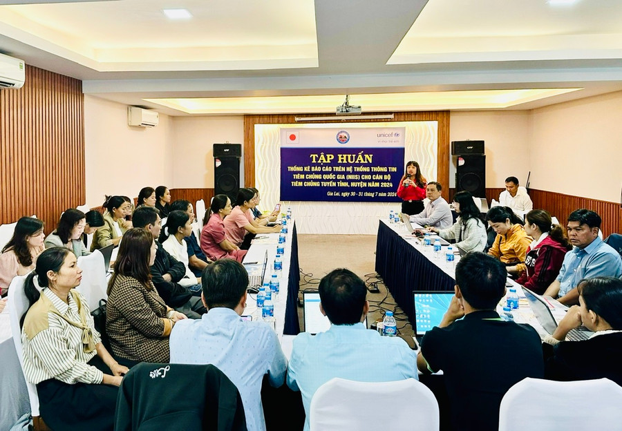 Quang cảnh lớp tập huấn thống kê, báo cáo trên Hệ thống thông tin tiêm chủng quốc gia (NIIS). Ảnh: Như Nguyện Quang cảnh lớp tập huấn thống kê, báo cáo trên Hệ thống thông tin tiêm chủng quốc gia (NIIS). Ảnh: Như Nguyện