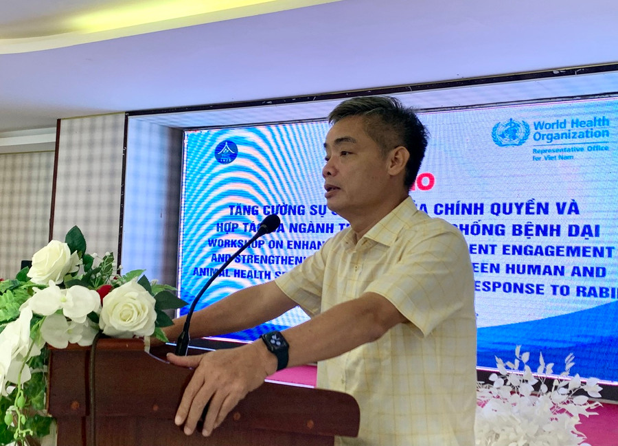 Tiến sĩ, bác sĩ Viên Chinh Chiến-Viện trưởng Viện Vệ sinh dịch tễ Tây Nguyên phát biểu khai mạc tại hội thảo. Ảnh: Như Nguyện Tiến sĩ, bác sĩ Viên Chinh Chiến-Viện trưởng Viện Vệ sinh dịch tễ Tây Nguyên phát biểu khai mạc tại hội thảo. Ảnh: Như Nguyện