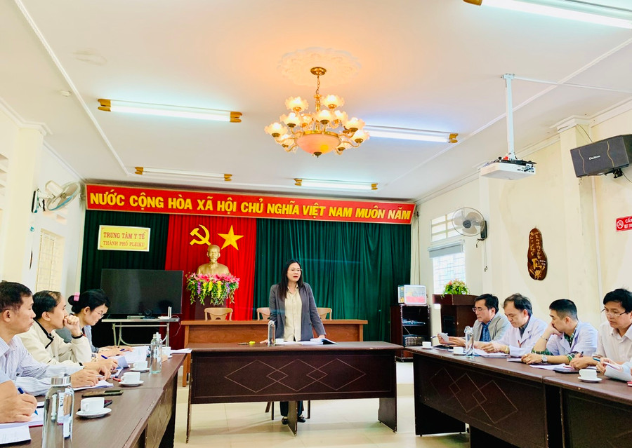 Quang cảnh buổi giám sát của Đoàn giám sát của Thường trực HĐND tỉnh Gia Lai tại Trung tâm Y tế TP. Pleiku. Ảnh: Như Nguyện