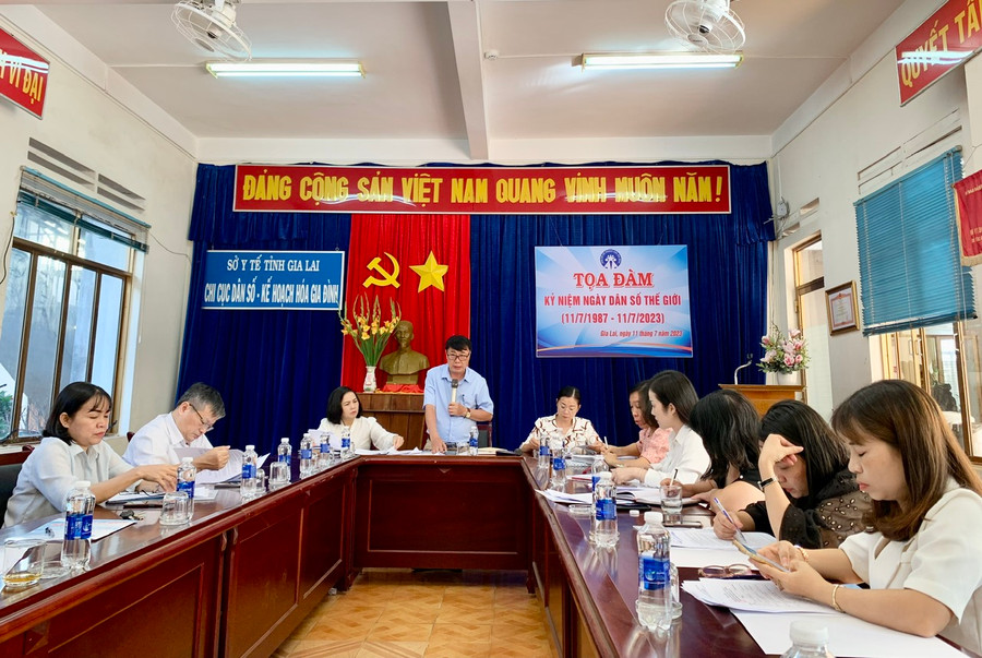 Quang cảnh buổi tọa đàm kỷ niệm Ngày Dân số Thế giới 11-7. Ảnh: Như Nguyện