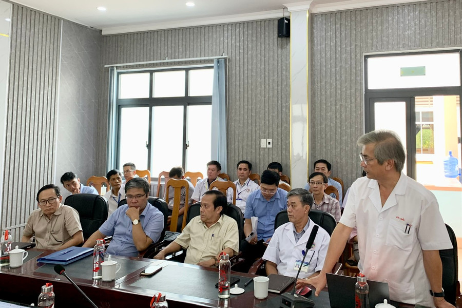 Ông Nguyễn Đăng Bảo-Phó Giám đốc phụ trách Bệnh viện Đa khoa tỉnh phát biểu tại buổi làm việc. Ảnh: Như Nguyện Ông Nguyễn Đăng Bảo-Phó Giám đốc phụ trách Bệnh viện Đa khoa tỉnh phát biểu tại buổi làm việc. Ảnh: Như Nguyện