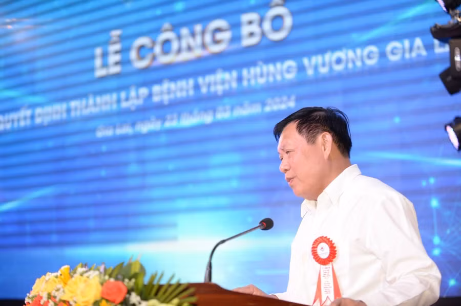 Ông Đỗ Xuân Tuyên-Thứ trưởng Thường trực Bộ Y tế dự và phát biểu chỉ đạo tại lễ công bố quyết định. Ảnh: Hà Ngọc Chính