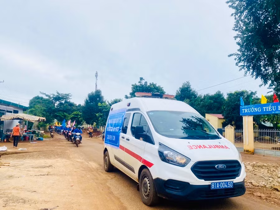 Ngay sau lễ mít tinh hưởng ứng, ngành y tế đã triển khai truyền thông về làm mẹ an toàn, tập trung vào nâng cao nhận thức, thay đổi hành vi của người dân trong cộng đồng về chăm sóc sức khỏe bà mẹ, trẻ em. Ảnh: Như Nguyện