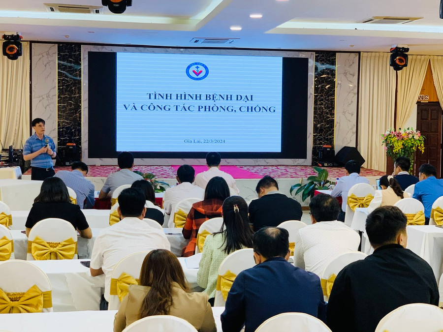 Đại diện Cục Thú y thông tin tình hình bệnh dại trên động vật và công tác phòng-chống. Ảnh: Như Nguyện Đại diện Cục Thú y thông tin tình hình bệnh dại trên động vật và công tác phòng-chống. Ảnh: Như Nguyện