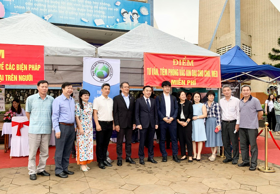 Đại diện lãnh đạo các bộ, ngành Trung ương, đại diện các tổ chức quốc tế, lãnh đạo tỉnh Gia Lai cam kết chung tay phòng-chống bệnh dại. Ảnh: Như Nguyện Đại diện lãnh đạo các bộ, ngành Trung ương, đại diện các tổ chức quốc tế, lãnh đạo tỉnh Gia Lai cam kết chung tay phòng-chống bệnh dại. Ảnh: Như Nguyện