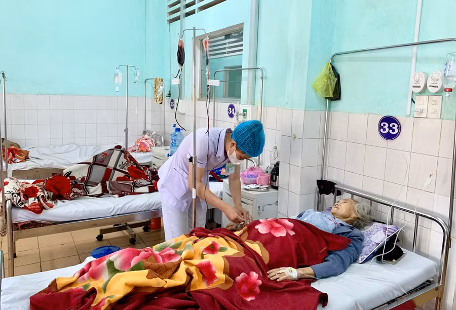 Với sự hỗ trợ và giúp đỡ về chuyên môn của Bệnh viện Ung bướu TP. Hồ Chí Minh sẽ góp phần nâng cao chất lượng chăm sóc và điều trị cho bệnh nhân ung bướu Gia Lai. Ảnh: Như Nguyện