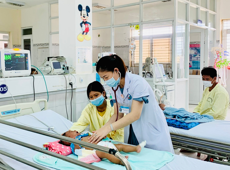 Chỉ trong tháng 6-2024, Khoa Hồi sức tích cực chống độc (Bệnh viện Nhi Gia Lai) đã tiếp nhận 5 trường hợp bị rắn cắn. Ảnh: Như Nguyện Chỉ trong tháng 6-2024, Khoa Hồi sức tích cực chống độc (Bệnh viện Nhi Gia Lai) đã tiếp nhận 5 trường hợp bị rắn cắn. Ảnh: Như Nguyện