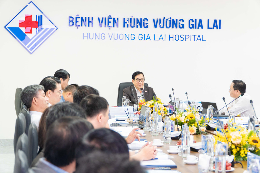 Đoàn công tác của Bộ Y tế làm việc tại Bệnh viện Hùng Vương Gia Lai. Ảnh đơn vị cung cấp Đoàn công tác của Bộ Y tế làm việc tại Bệnh viện Hùng Vương Gia Lai. Ảnh đơn vị cung cấp