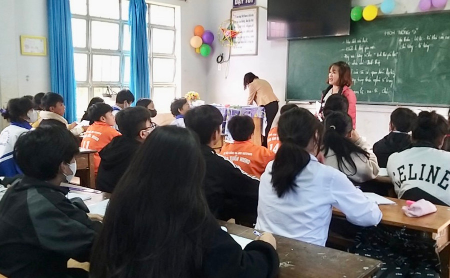 Tập huấn cho học sinh Trường THCS Lý Thường Kiệt (phường Chi Lăng, TP. Pleiku). Ảnh: Như Nguyện